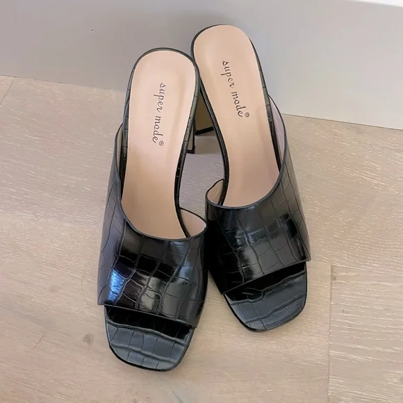 Black Leather Heels Size 8 - Picture 1 of 3